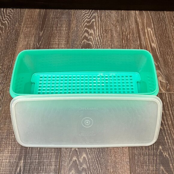 Vintage Tupperware Jadeite Green Celery/Vegetable Keeper - Picture 8 of 16